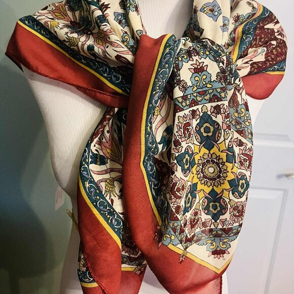 Vintage Mosaic-Inspired Square Scarf — Oriental Elegance (90 × 90 cm) - Picture 6 of 9